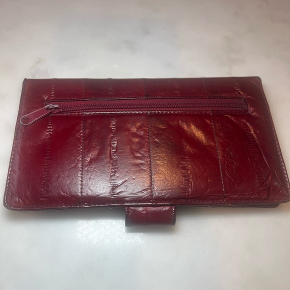 Vintage Eel Skin Leather Wallet in Rich Burgundy | Glossy - Picture 3 of 6